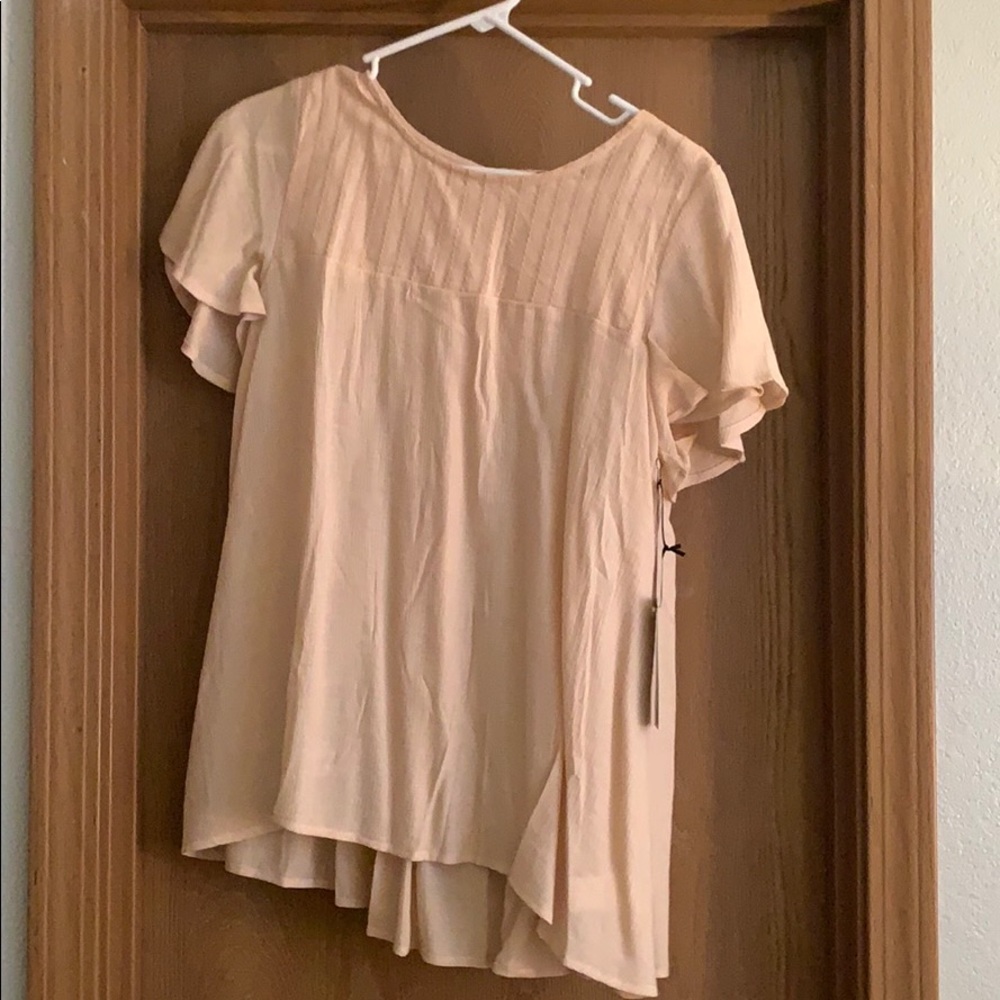 NWT Keyhole Back Top